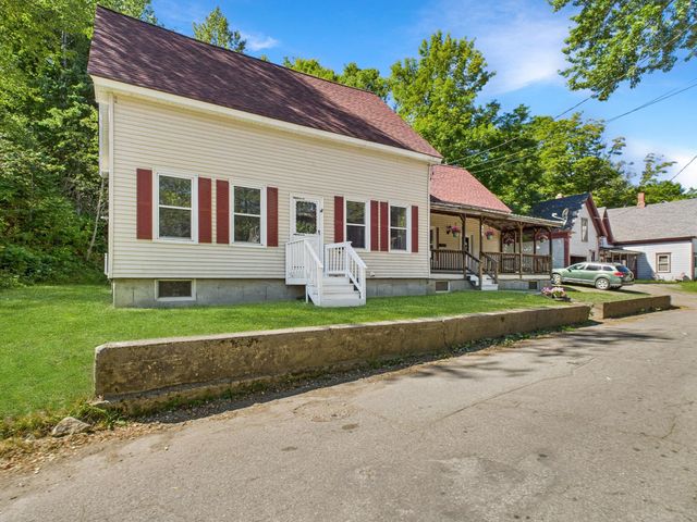 30 Spring Street, Colebrook, NH 03576