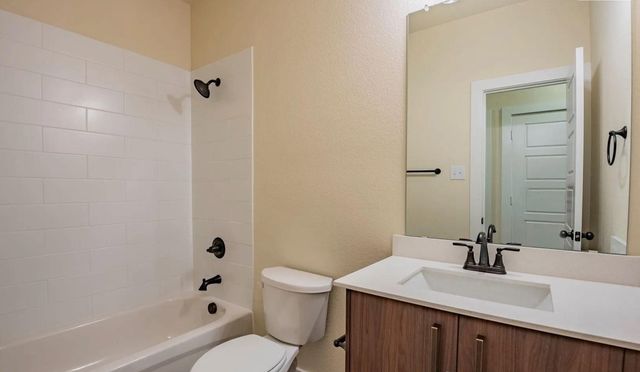 656-660 Wheatfield Drive, Venus, TX 76084