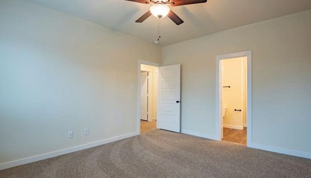 656-660 Wheatfield Drive, Venus, TX 76084