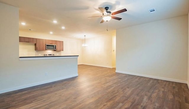 656-660 Wheatfield Drive, Venus, TX 76084