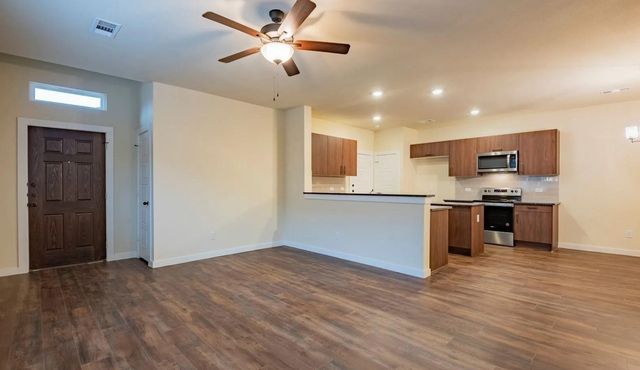656-660 Wheatfield Drive, Venus, TX 76084