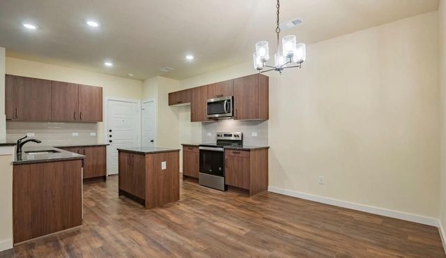 656-660 Wheatfield Drive, Venus, TX 76084