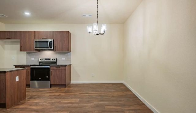 656-660 Wheatfield Drive, Venus, TX 76084