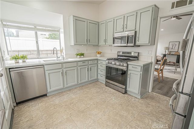 22942 Banyan Place, Saugus, CA 91390