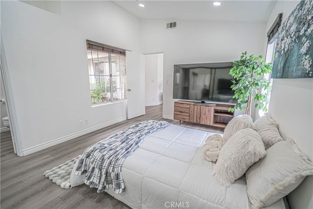22942 Banyan Place, Saugus, CA 91390