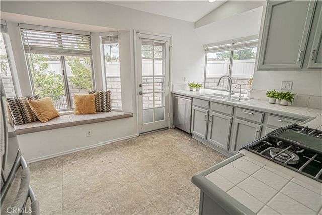 22942 Banyan Place, Saugus, CA 91390