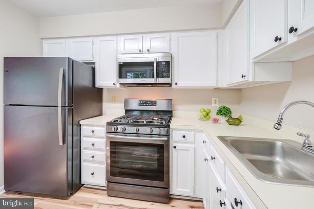 5717 EDGEWATER OAK CT, Burke, VA 22015
