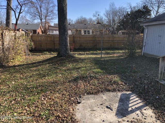 3603 Cedarwood Way, Jeffersontown, KY 40299