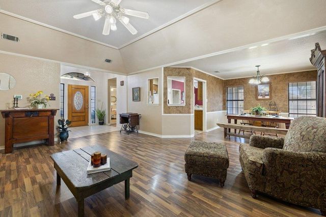 307 Cherrywood CIR, Taylor, TX 76574