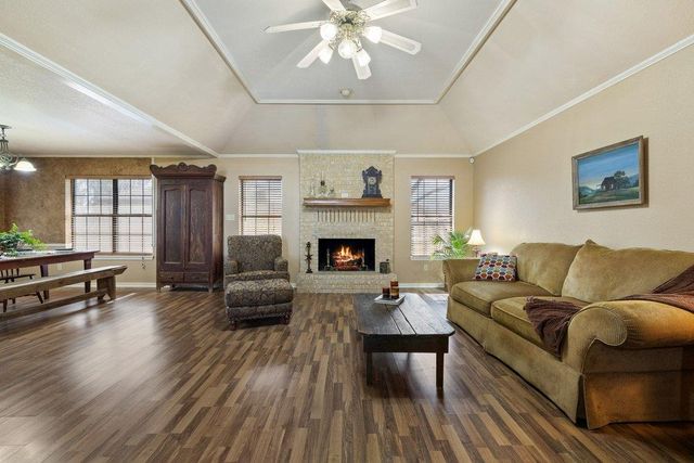 307 Cherrywood CIR, Taylor, TX 76574