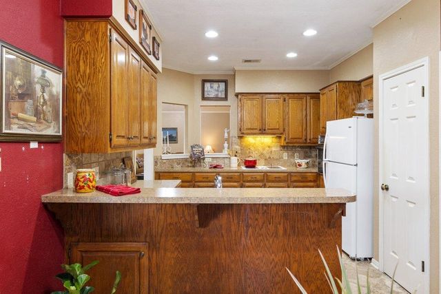 307 Cherrywood CIR, Taylor, TX 76574