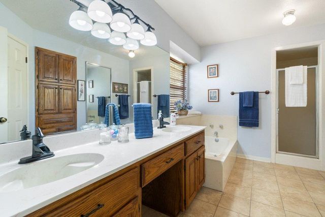 307 Cherrywood CIR, Taylor, TX 76574