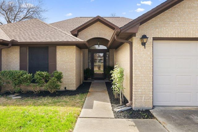 307 Cherrywood CIR, Taylor, TX 76574