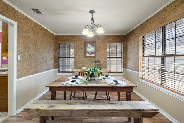 307 Cherrywood CIR, Taylor, TX 76574