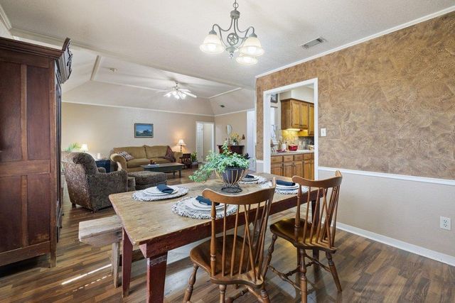 307 Cherrywood CIR, Taylor, TX 76574