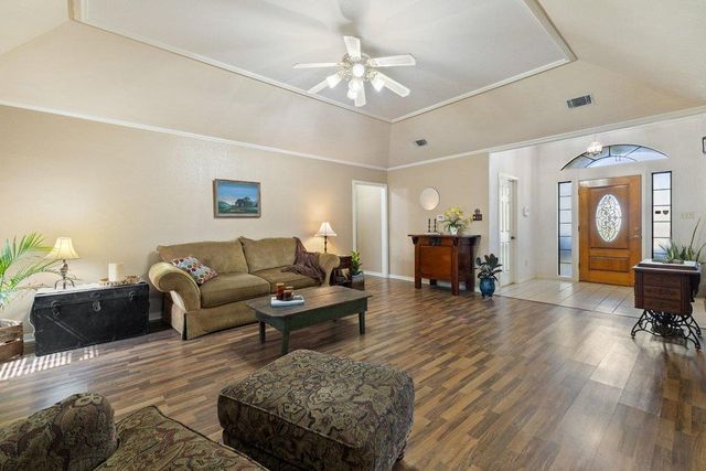 307 Cherrywood CIR, Taylor, TX 76574