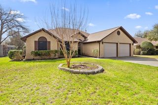 307 Cherrywood CIR, Taylor, TX 76574