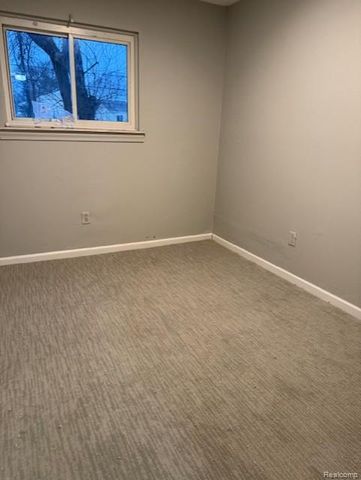 390 W Ypsilanti Avenue, Pontiac, MI 48340