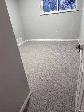 390 W Ypsilanti Avenue, Pontiac, MI 48340