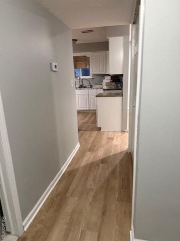 390 W Ypsilanti Avenue, Pontiac, MI 48340