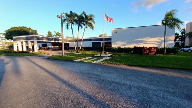 4735 E Lucerne Lakes Boulevard E 413, Lake Worth, FL 33467