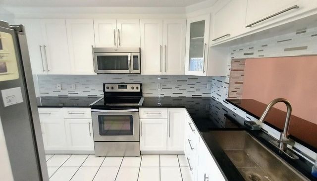 4735 E Lucerne Lakes Boulevard E 413, Lake Worth, FL 33467