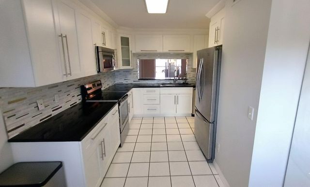 4735 E Lucerne Lakes Boulevard E 413, Lake Worth, FL 33467