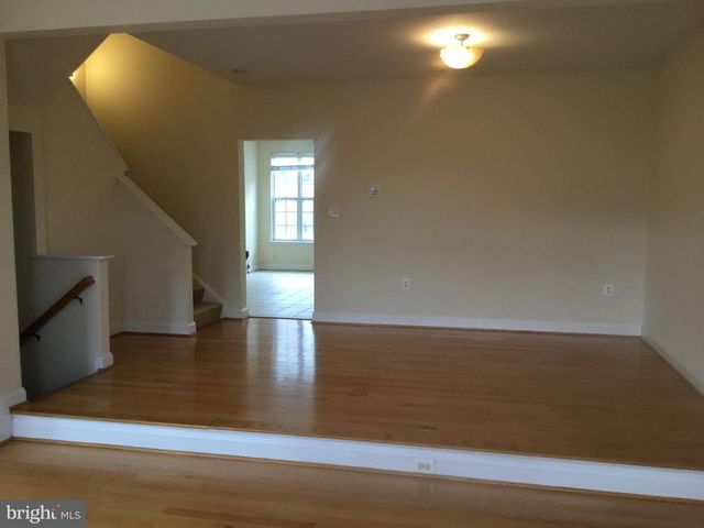 662 MCLEARY SQ SE, Leesburg, VA 20175