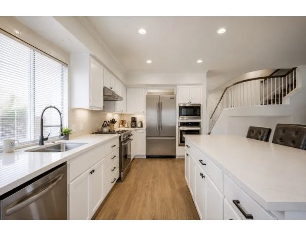 8550 Rolling Hills Drive, Corona, CA 92883