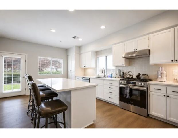 8550 Rolling Hills Drive, Corona, CA 92883