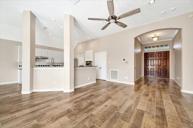 104 Las Brisas Street, Kemah, TX 77565