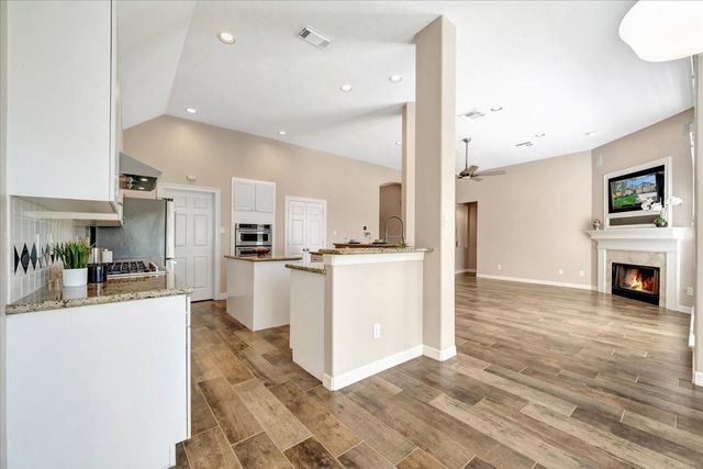 104 Las Brisas Street, Kemah, TX 77565