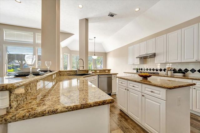 104 Las Brisas Street, Kemah, TX 77565