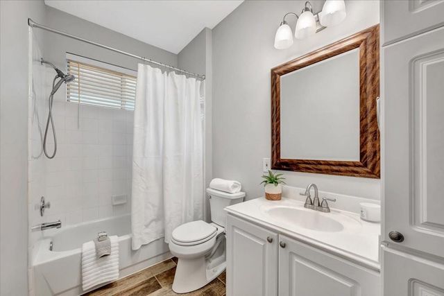 104 Las Brisas Street, Kemah, TX 77565