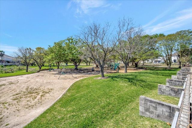 104 Las Brisas Street, Kemah, TX 77565