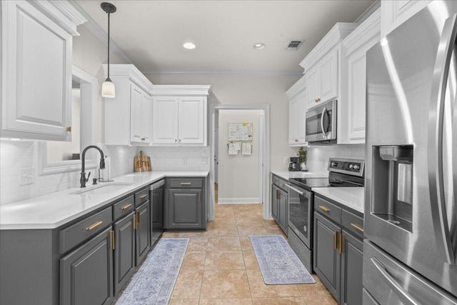 10 Woodside, Hattiesburg, MS 39402