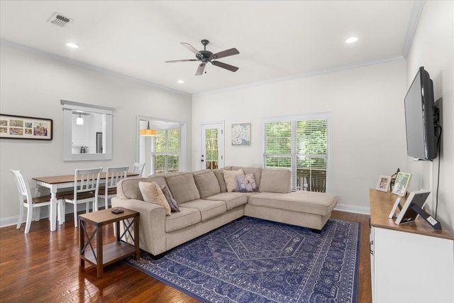 10 Woodside, Hattiesburg, MS 39402