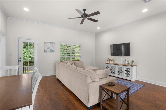 10 Woodside, Hattiesburg, MS 39402