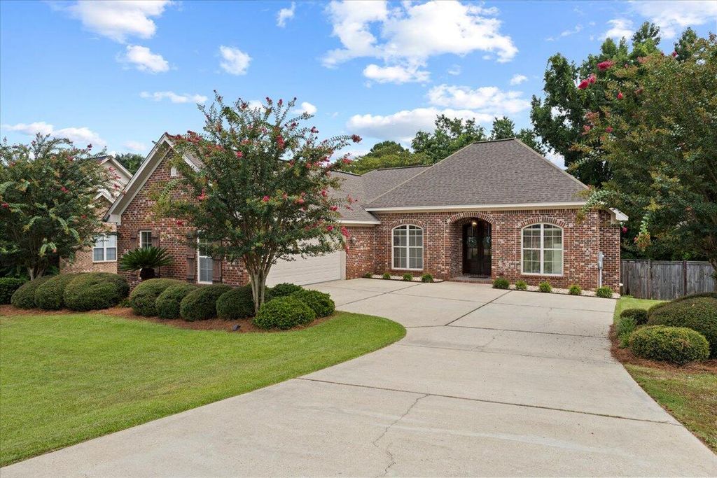 10 Woodside, Hattiesburg, MS 39402