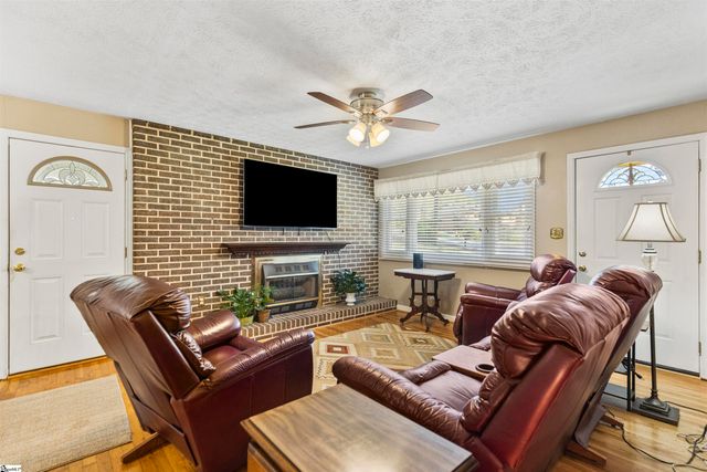 4 Dell Circle, Travelers Rest, SC 29690