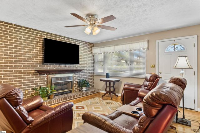 4 Dell Circle, Travelers Rest, SC 29690