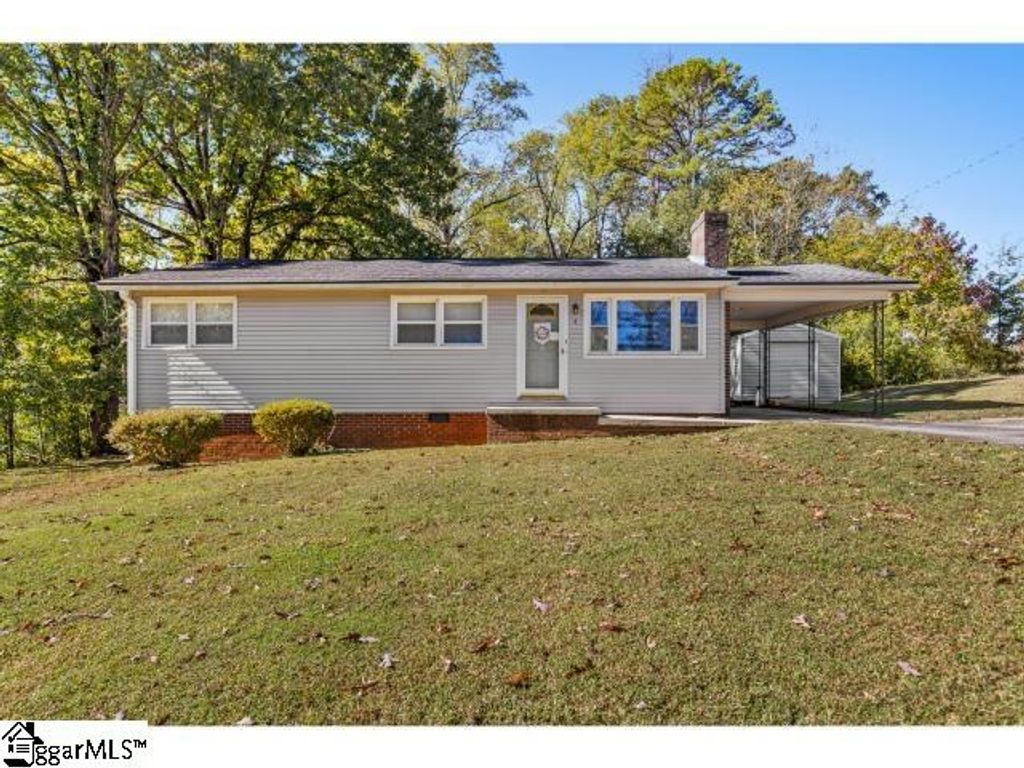 4 Dell Circle, Travelers Rest, SC 29690