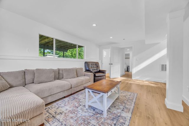 10 Coleridge Avenue, Hazlet, NJ 07730