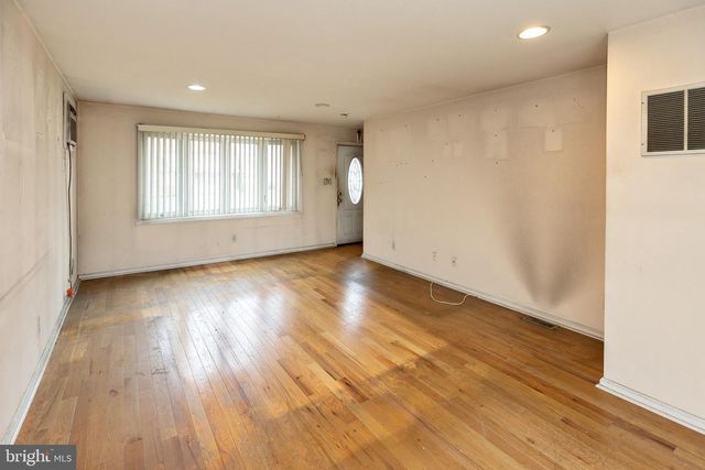 2703 UNION AVE, Pennsauken, NJ 08109