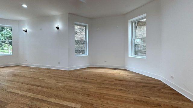 522 N Hamlin Avenue, Chicago, IL 60624