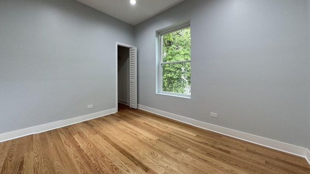 522 N Hamlin Avenue, Chicago, IL 60624