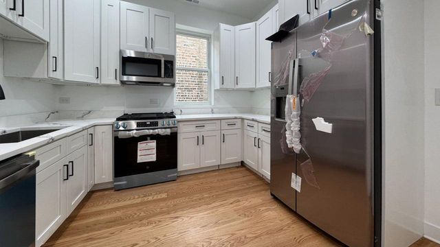 522 N Hamlin Avenue, Chicago, IL 60624