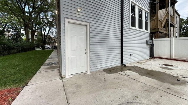 522 N Hamlin Avenue, Chicago, IL 60624