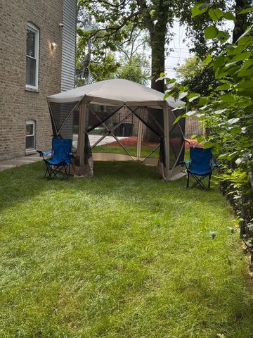 522 N Hamlin Avenue, Chicago, IL 60624