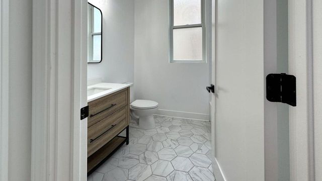 522 N Hamlin Avenue, Chicago, IL 60624
